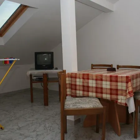 With Parking Space Bol, Brac - 2884 Apartman *