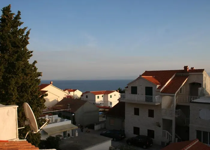 With Parking Space Bol, Brac - 2884 Apartamento