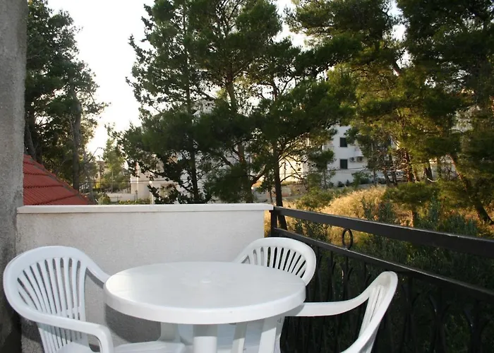 Apartamento With Parking Space Bol, Brac - 2884