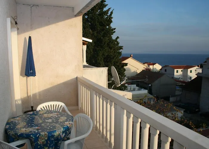 With Parking Space Bol, Brac - 2884 Apartamento *